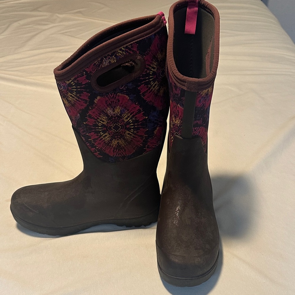 Women's Neo Classic Tall Bogs Waterproof Boots size 41 / 10